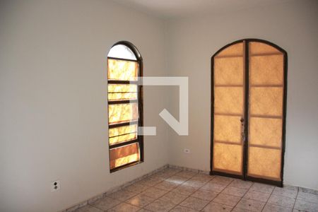 Sala 1 de casa para alugar com 6 quartos, 300m² em Umuarama, Uberlândia