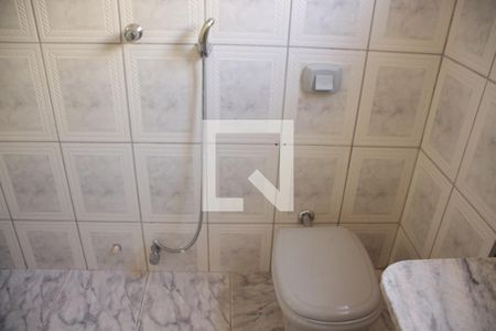 Casa para alugar com 300m², 6 quartos e 6 vagasBanheiro 2
