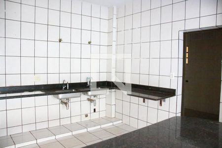 Casa para alugar com 300m², 6 quartos e 6 vagasCozinha