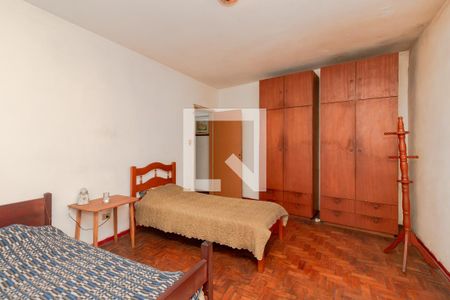 Casa para alugar com 220m², 2 quartos e 2 vagas