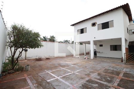 Casa para alugar com 200m², 4 quartos e 4 vagasQuintal