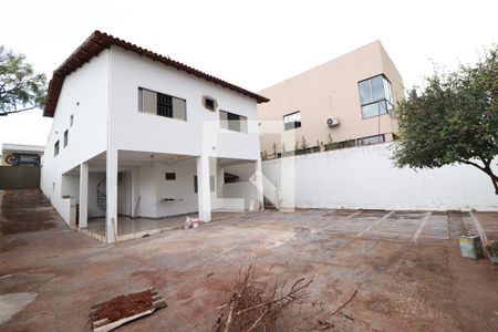 Casa para alugar com 200m², 4 quartos e 4 vagasQuintal