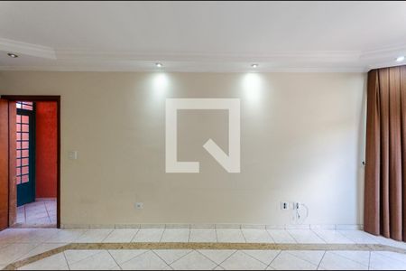 Sala de casa para alugar com 4 quartos, 220m² em Chácara Inglesa, São Paulo
