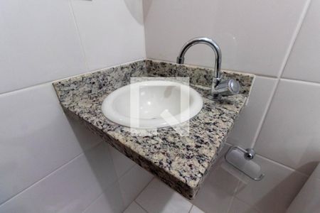 Casa de condomínio à venda com 50m², 2 quartos e 1 vagaBanheiro da Suíte 2