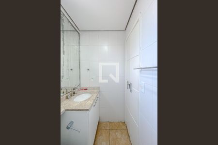Apartamento à venda com 73m², 2 quartos e 2 vagasBanheiro da Suíte