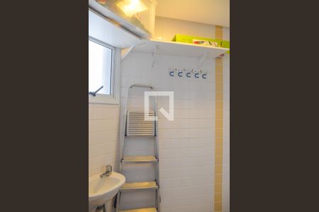 Apartamento para alugar com 133m², 3 quartos e 4 vagas Apartamento para alugar com 133m², 3 quartos e 4 vagasBanheiro de serviço