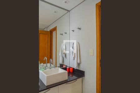 Apartamento para alugar com 133m², 3 quartos e 4 vagas Apartamento para alugar com 133m², 3 quartos e 4 vagasBanheiro da Suíte