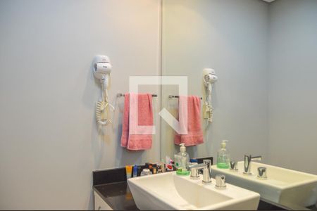 Apartamento para alugar com 133m², 3 quartos e 4 vagas Apartamento para alugar com 133m², 3 quartos e 4 vagasBanheiro da Suíte 2