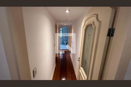 Apartamento à venda com 170m², 3 quartos e 2 vagas Apartamento à venda com 170m², 3 quartos e 2 vagasCorredor