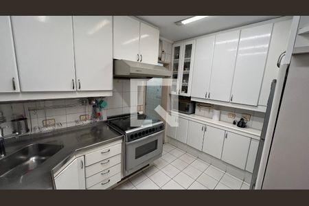 Apartamento à venda com 170m², 3 quartos e 2 vagas Apartamento à venda com 170m², 3 quartos e 2 vagasCozinha
