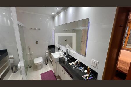 Apartamento à venda com 170m², 3 quartos e 2 vagas Apartamento à venda com 170m², 3 quartos e 2 vagasBanheiro da Suíte