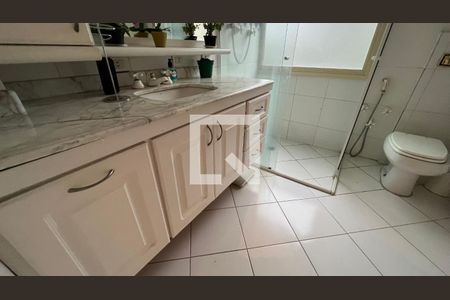 Apartamento à venda com 170m², 3 quartos e 2 vagas Apartamento à venda com 170m², 3 quartos e 2 vagasBanheiro