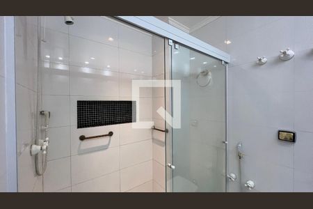 Apartamento à venda com 170m², 3 quartos e 2 vagas Apartamento à venda com 170m², 3 quartos e 2 vagasBanheiro da Suíte