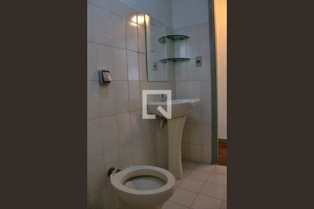 Banheiro de casa de condomínio para alugar com 1 quarto, 40m² em Jardim Monte Kemel, São Paulo