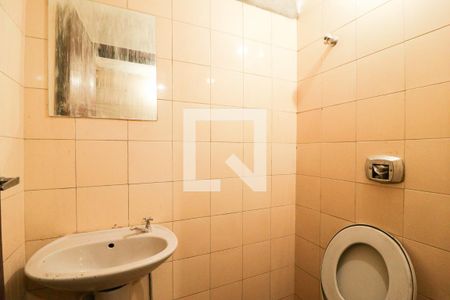 Casa para alugar com 220m², 4 quartos e 4 vagasBanheiro da Garagem