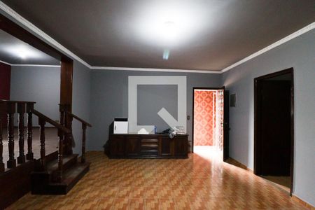 Casa para alugar com 220m², 4 quartos e 4 vagasSala