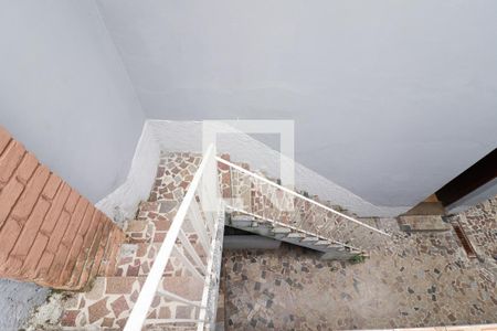 Casa para alugar com 220m², 4 quartos e 4 vagasEscada