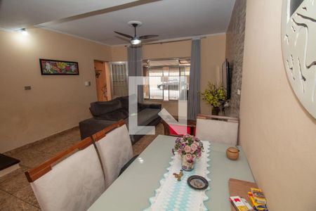 Sala de casa à venda com 4 quartos, 120m² em Vila Tolstoi, São Paulo