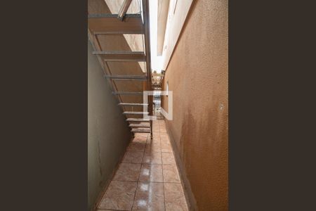 Casa à venda com 120m², 4 quartos e 2 vagasCorredor lateral