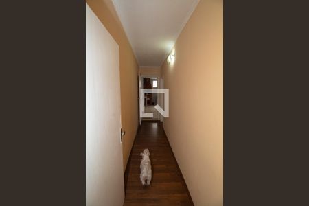 Casa à venda com 120m², 4 quartos e 2 vagasCorredor dos quartos