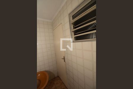 Casa à venda com 120m², 4 quartos e 2 vagasBanheiro social