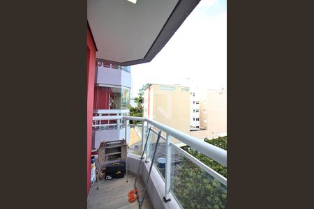 Apartamento para alugar com 69m², 2 quartos e 2 vagasSacada da Sala 