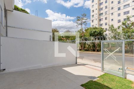 Casa à venda com 90m², 3 quartos e 1 vaga Casa à venda com 90m², 3 quartos e 1 vagaEntrada - Garagem