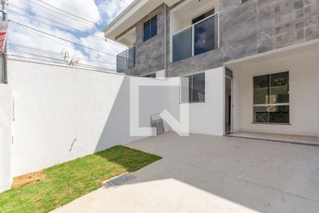 Casa à venda com 90m², 3 quartos e 1 vaga Casa à venda com 90m², 3 quartos e 1 vagaEntrada - Garagem