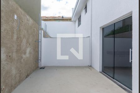 Casa à venda com 90m², 3 quartos e 1 vaga Casa à venda com 90m², 3 quartos e 1 vagaÁrea de Serviço - Quintal