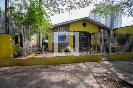 Casa à venda com 250m², 3 quartos e 4 vagas Casa à venda com 250m², 3 quartos e 4 vagasvista de fora