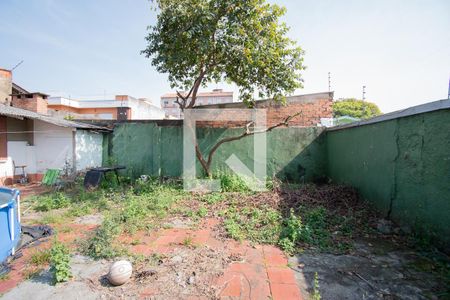 Casa à venda com 250m², 3 quartos e 4 vagas Casa à venda com 250m², 3 quartos e 4 vagaspátio fundos