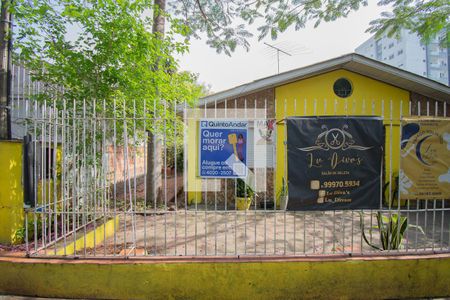 Casa à venda com 250m², 3 quartos e 4 vagas Casa à venda com 250m², 3 quartos e 4 vagasvista de fora