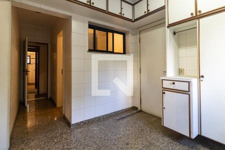 Apartamento à venda com 186m², 4 quartos e 3 vagasLavanderia