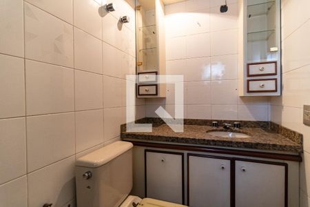 Apartamento à venda com 186m², 4 quartos e 3 vagasBanheiro da Suíte 2
