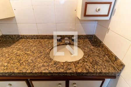 Apartamento à venda com 186m², 4 quartos e 3 vagasBanheiro da Suíte 2