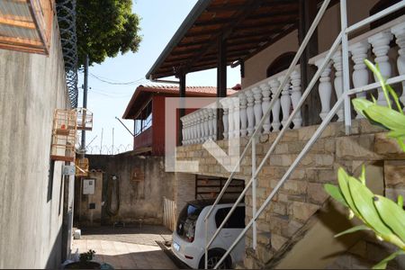 Casa à venda com 708m², 3 quartos e 3 vagasQuintal