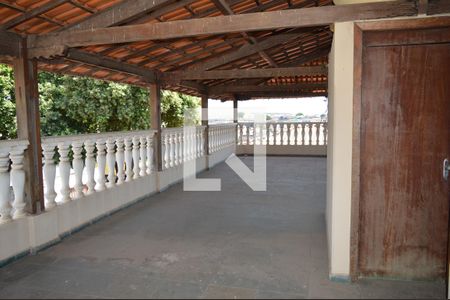 Casa à venda com 708m², 3 quartos e 3 vagasTerraço