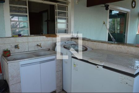 Casa à venda com 708m², 3 quartos e 3 vagasÁrea de Serviço