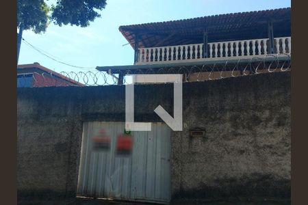 Casa à venda com 708m², 3 quartos e 3 vagasFachada