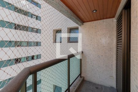 Apartamento à venda com 180m², 4 quartos e 2 vagas Apartamento à venda com 180m², 4 quartos e 2 vagasvaranda