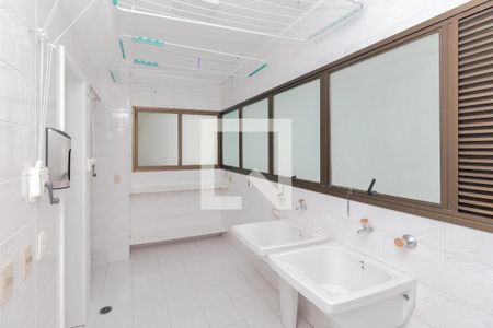 Apartamento à venda com 180m², 4 quartos e 2 vagas Apartamento à venda com 180m², 4 quartos e 2 vagasÁrea de Serviço