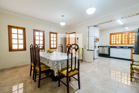 Casa à venda com 338m², 3 quartos e 2 vagasCozinha