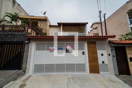 Casa à venda com 338m², 3 quartos e 2 vagasFachada