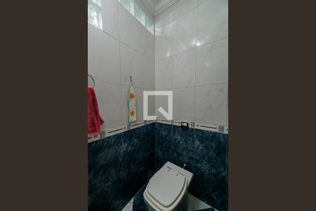 Casa à venda com 338m², 3 quartos e 2 vagasBanheiro