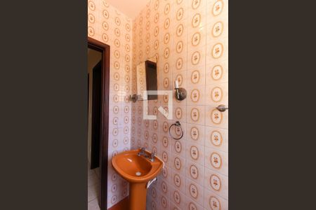 Casa à venda com 200m², 3 quartos e 4 vagasBanheiro 1