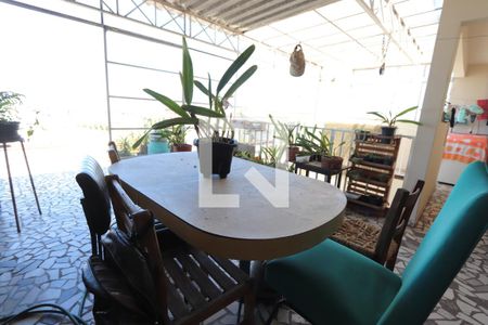 Casa à venda com 100m², 3 quartos e 4 vagasSalão