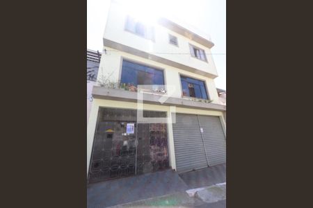 Casa à venda com 100m², 3 quartos e 4 vagasFachada