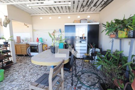 Casa à venda com 100m², 3 quartos e 4 vagasSalão