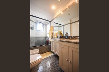 Apartamento à venda com 178m², 3 quartos e 3 vagasBanheiro suíte 2