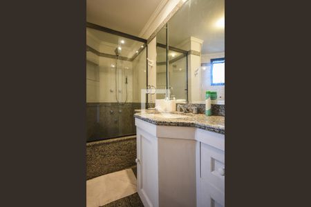 Apartamento à venda com 178m², 3 quartos e 3 vagasBanheiro suíte 1